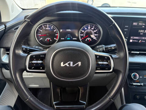 2022 Kia Carnival LX