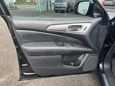 2017 Nissan Pathfinder S