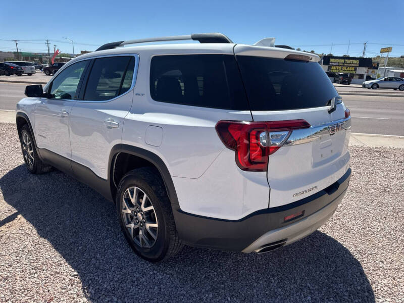 2023 GMC Acadia SLT