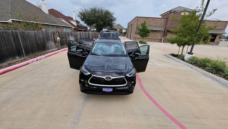 2023 Toyota Highlander XLE