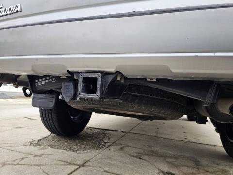 2005 Toyota Sequoia SR5