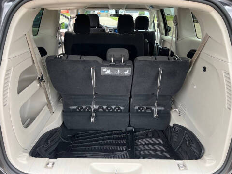 2021 Chrysler Voyager L