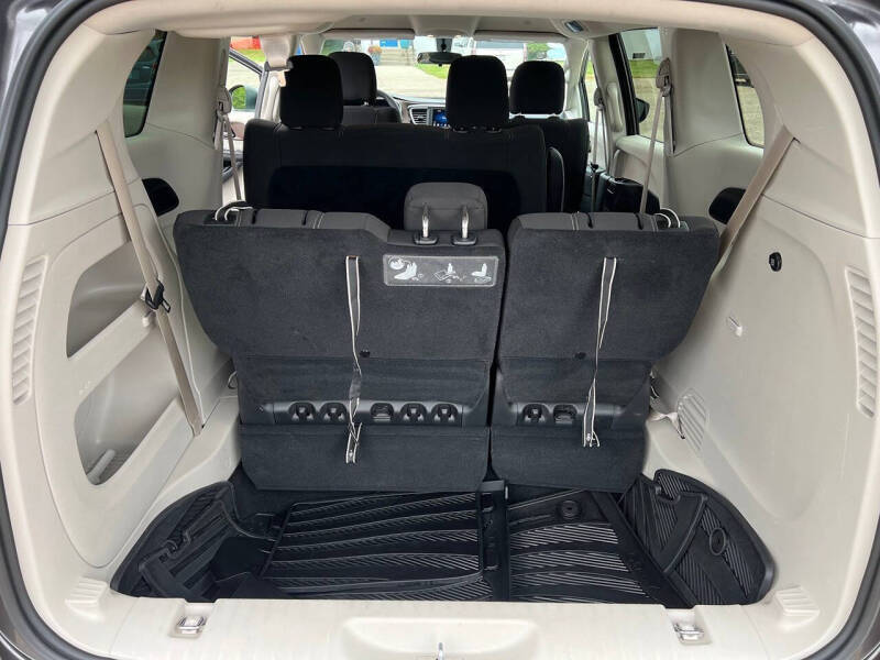 2021 Chrysler Voyager L