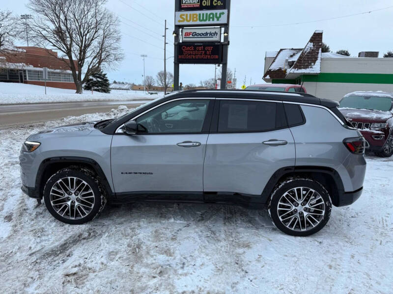 2022 Jeep Compass Limited's photo