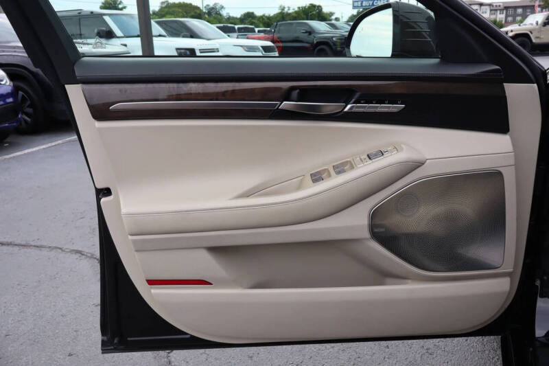 2019 Genesis G90