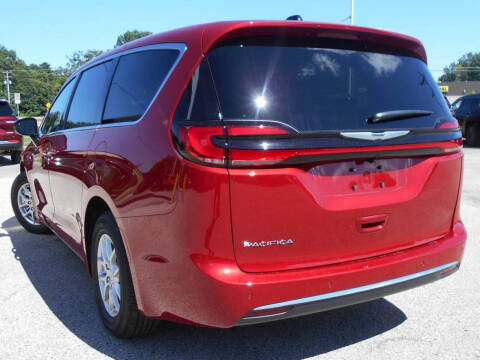 2026 Chrysler Pacifica Select