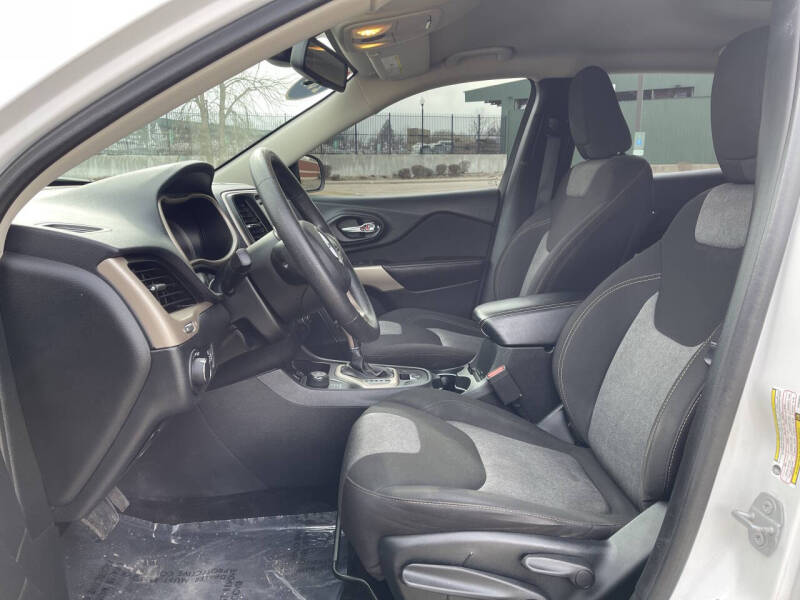 2017 Jeep Cherokee Sport