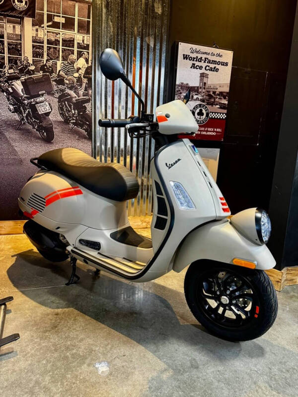 2024 Vespa GTV 300