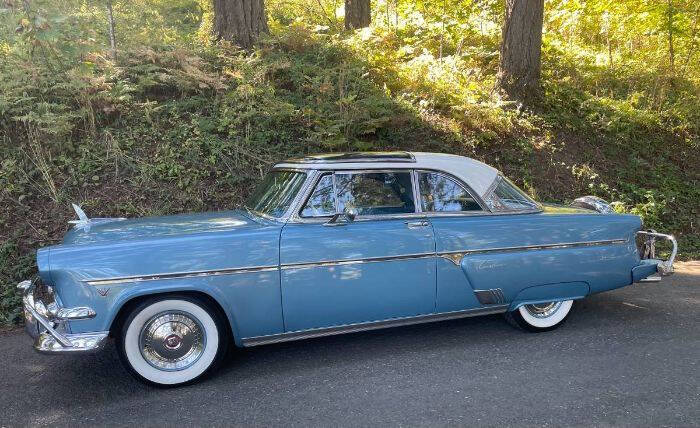 1954 Ford Crestline