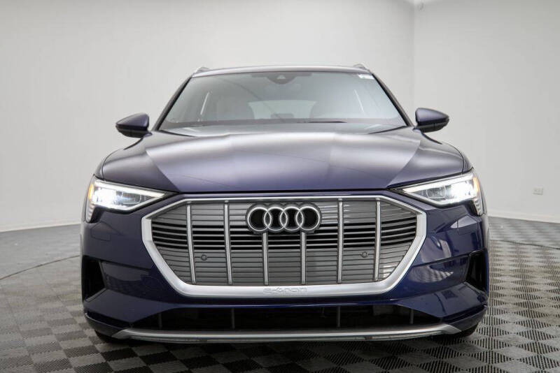 2022 Audi e-tron quattro Premium