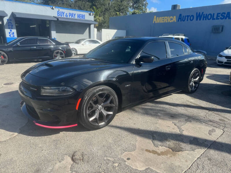 2019 Dodge Charger R/T photo 13