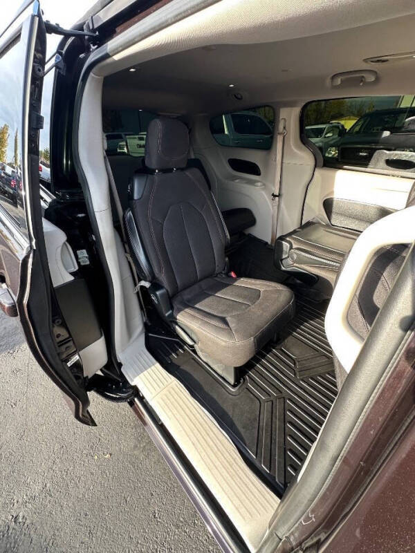 2017 Chrysler Pacifica Touring