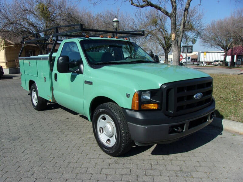 2007 Ford F-350 Super Duty for sale at Family Truck and Auto in Oakdale CA