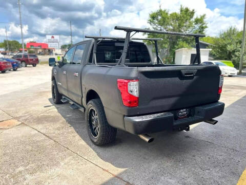 2017 Nissan Titan SV