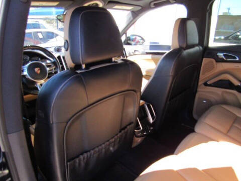 2014 Porsche Cayenne Platinum