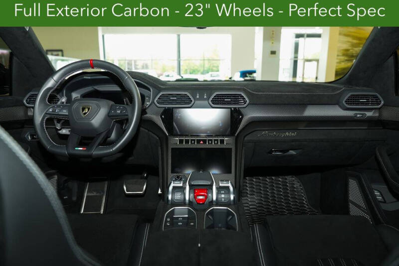 2023 Lamborghini Urus Performante