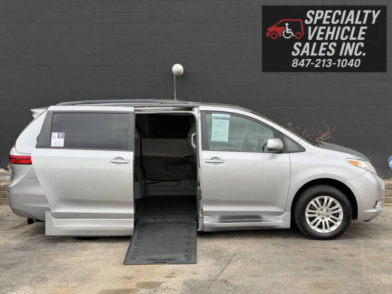 2017 Toyota Sienna XLE 8-Passenger