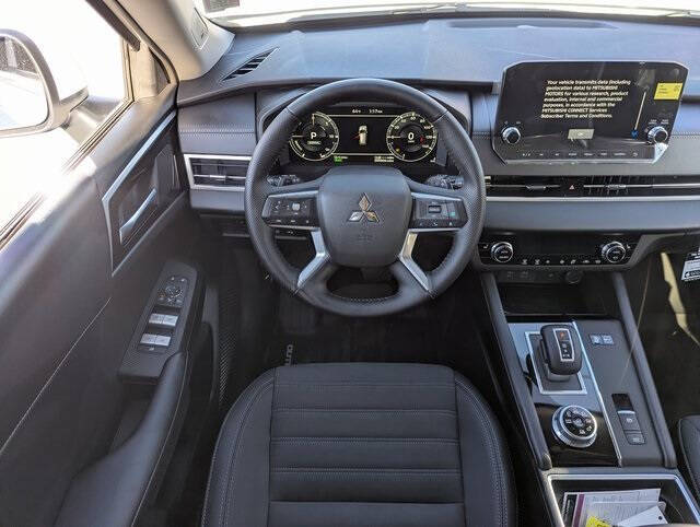 2025 Mitsubishi Outlander PHEV SE