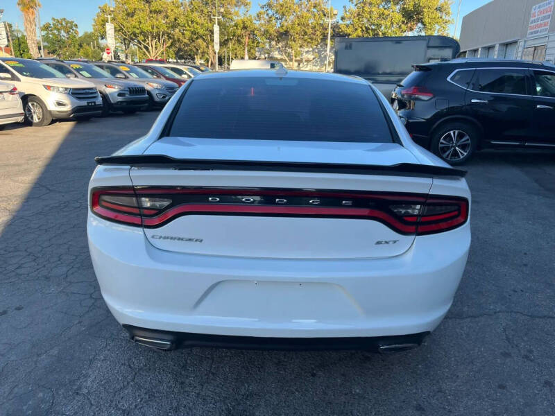 2016 Dodge Charger SXT