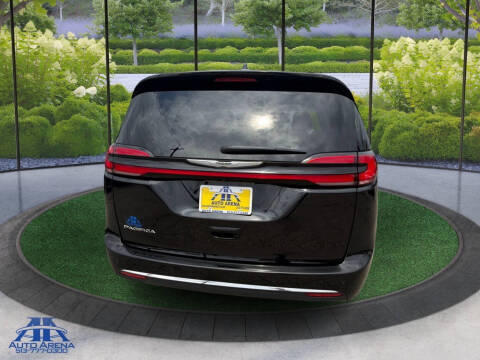 2025 Chrysler Pacifica Select