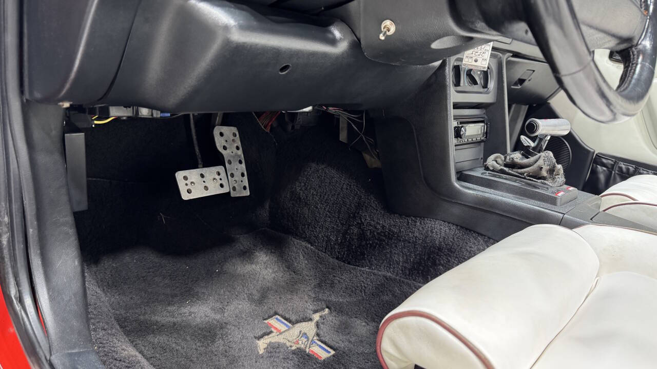 1992 Ford Mustang 33