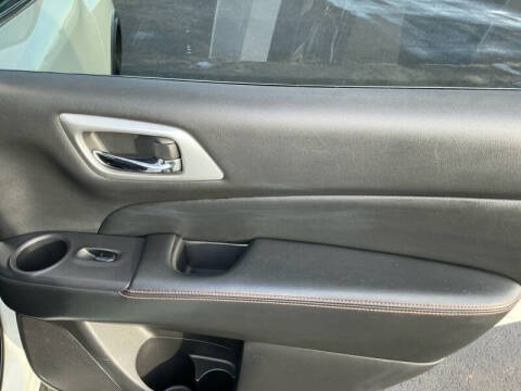 2019 Nissan Pathfinder SV