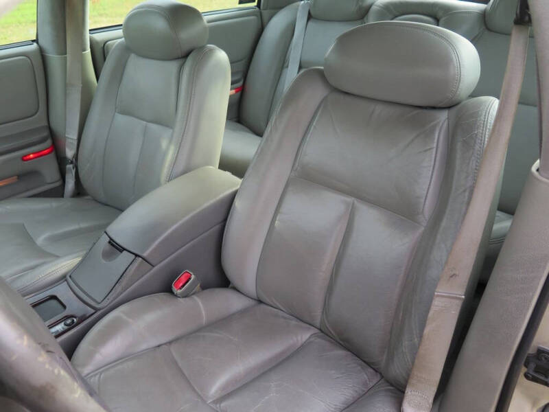 1999 Oldsmobile Aurora