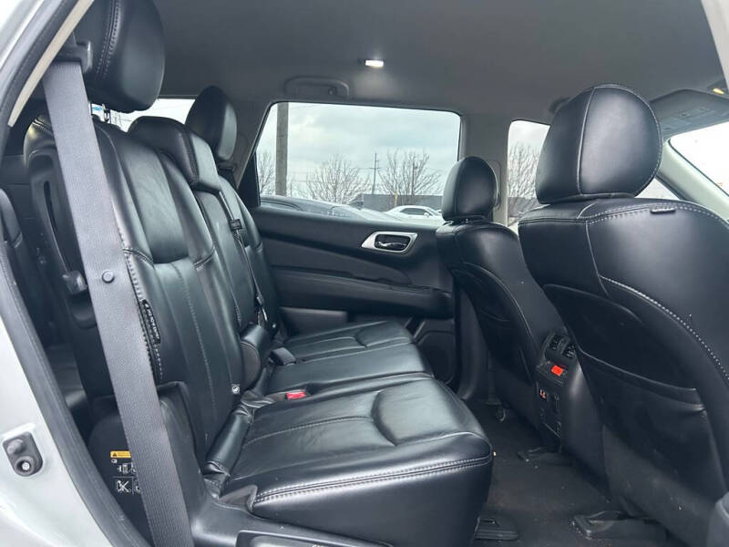 2020 Nissan Pathfinder SL