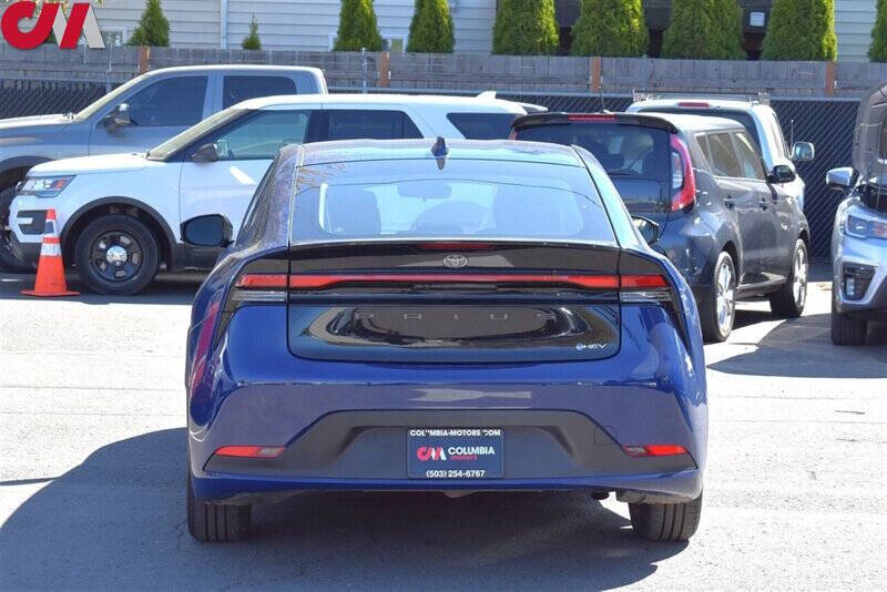 2024 Toyota Prius LE