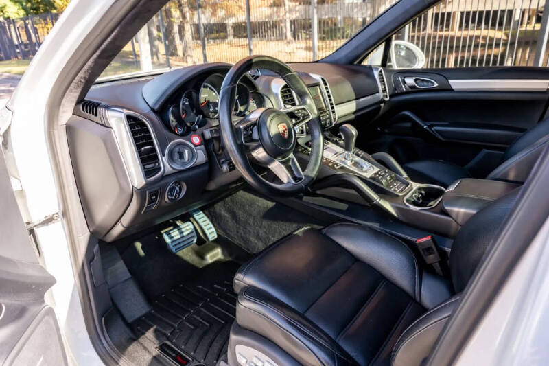 2015 Porsche Cayenne Turbo