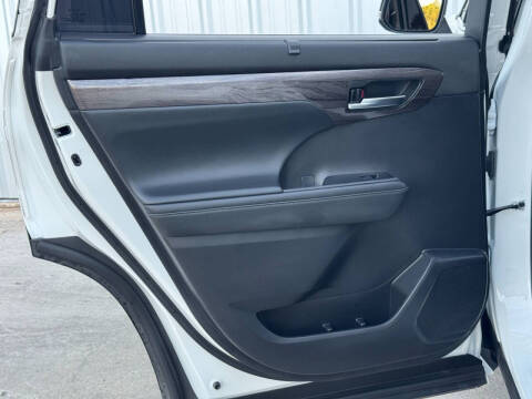 2022 Toyota Highlander Platinum