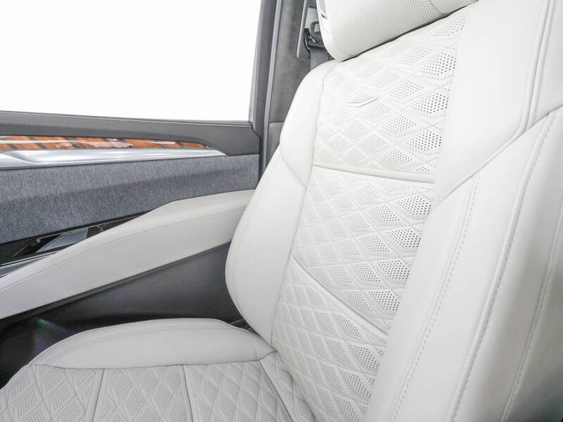 2025 Cadillac Escalade Sport Platinum