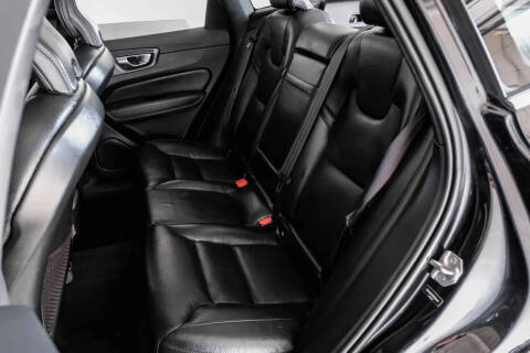 2021 Volvo XC60 T5 Momentum