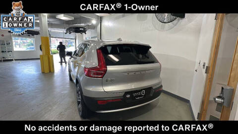 2023 Volvo XC40 B5 Plus Bright Theme