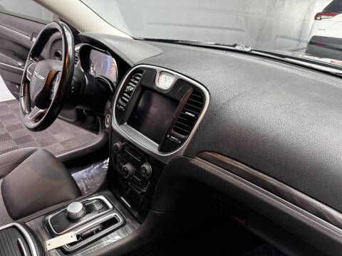 2020 Chrysler 300 Touring