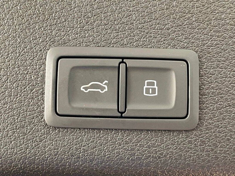 2019 Audi e-tron quattro Premium Plus