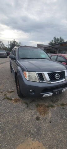 2012 Nissan Pathfinder LE