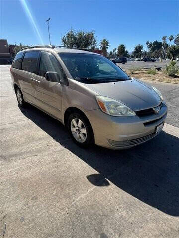 2004 Toyota Sienna LE 8 Passenger