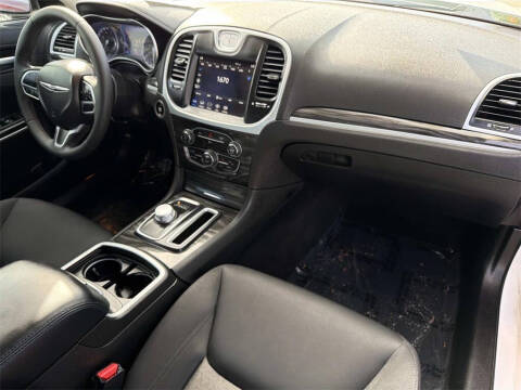 2022 Chrysler 300 Touring