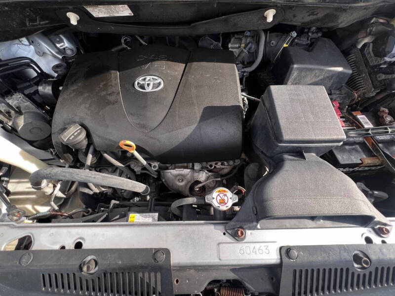 2017 Toyota Sienna XLE 8-Passenger