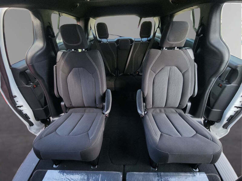 2023 Chrysler Pacifica Touring
