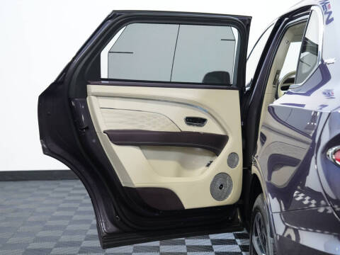 2023 Bentley Bentayga EWB