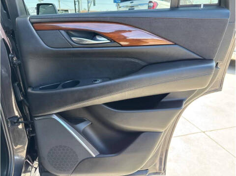 2017 Cadillac Escalade Luxury