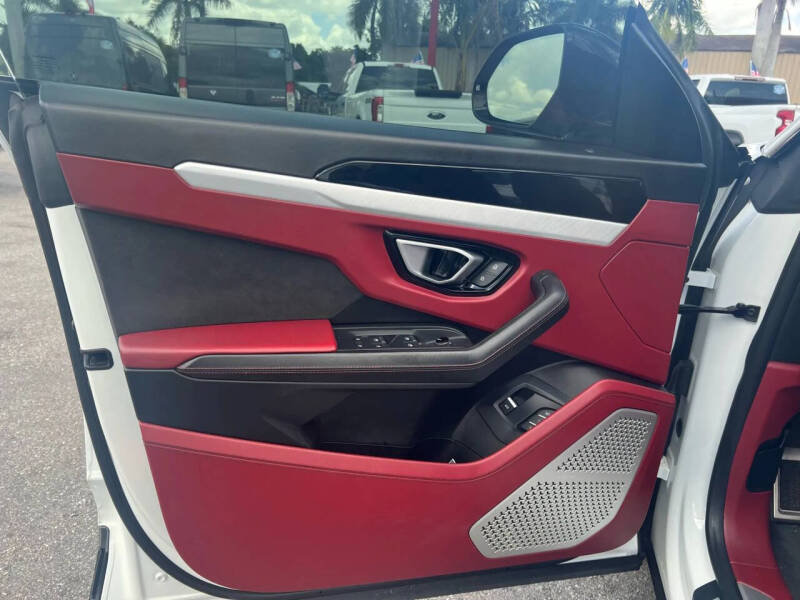 2019 Lamborghini Urus