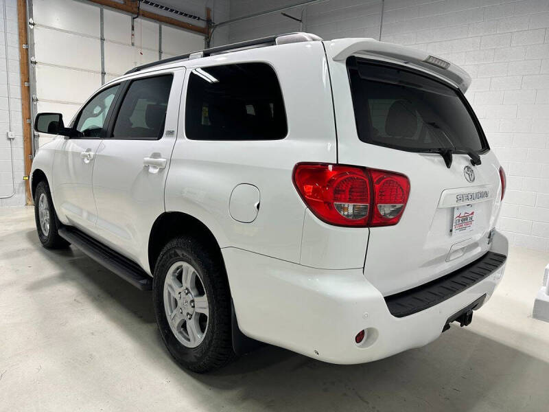 2016 Toyota Sequoia SR5