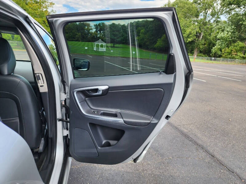 2016 Volvo XC60 T5 Premier