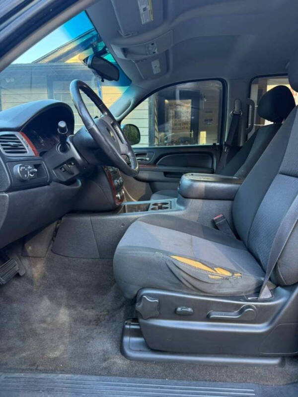 2012 Chevrolet Avalanche LS