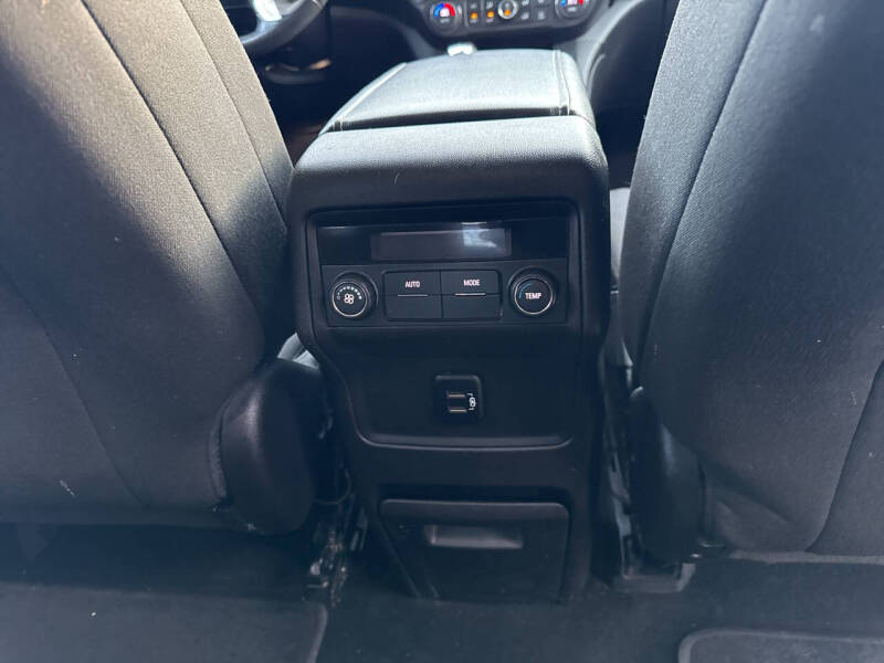 2017 GMC Acadia SLE-2