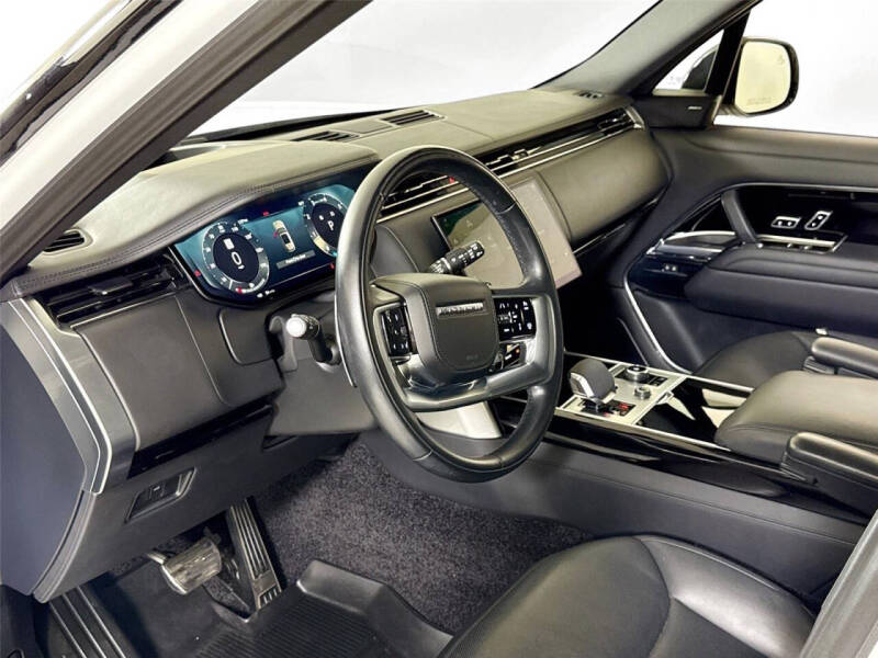 2023 Land Rover Range Rover P530 SE