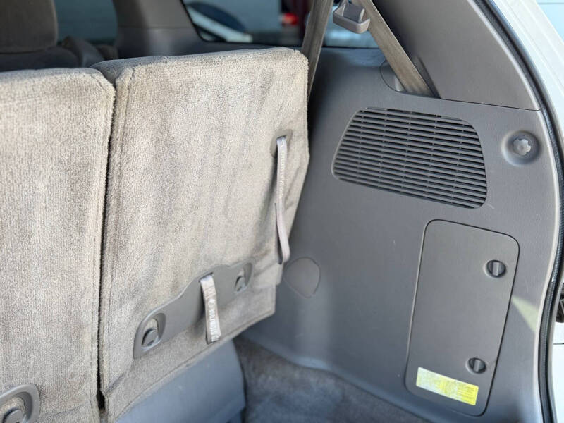 2005 Toyota Sienna LE 7 Passenger